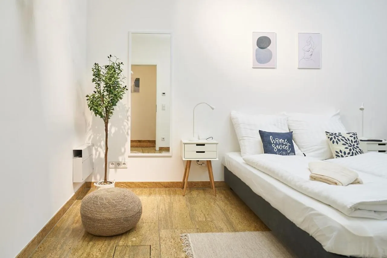 Global Living - Design Apartments I City Center I Balcony I Smart-Tv I Kitchen I Drezno