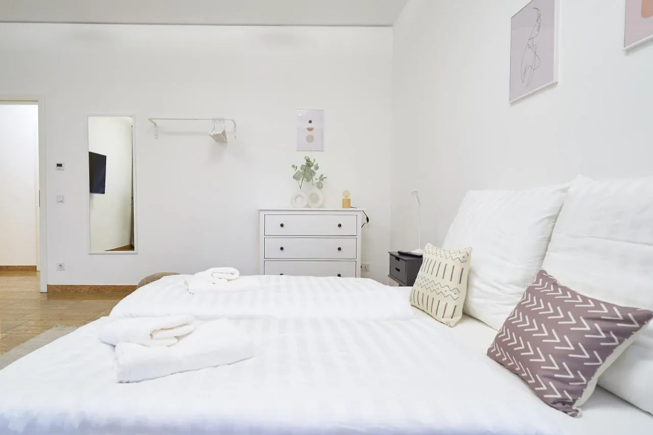 Global Living - Design Apartments I City Center I Balcony I Smart-Tv I Kitchen I Dresden