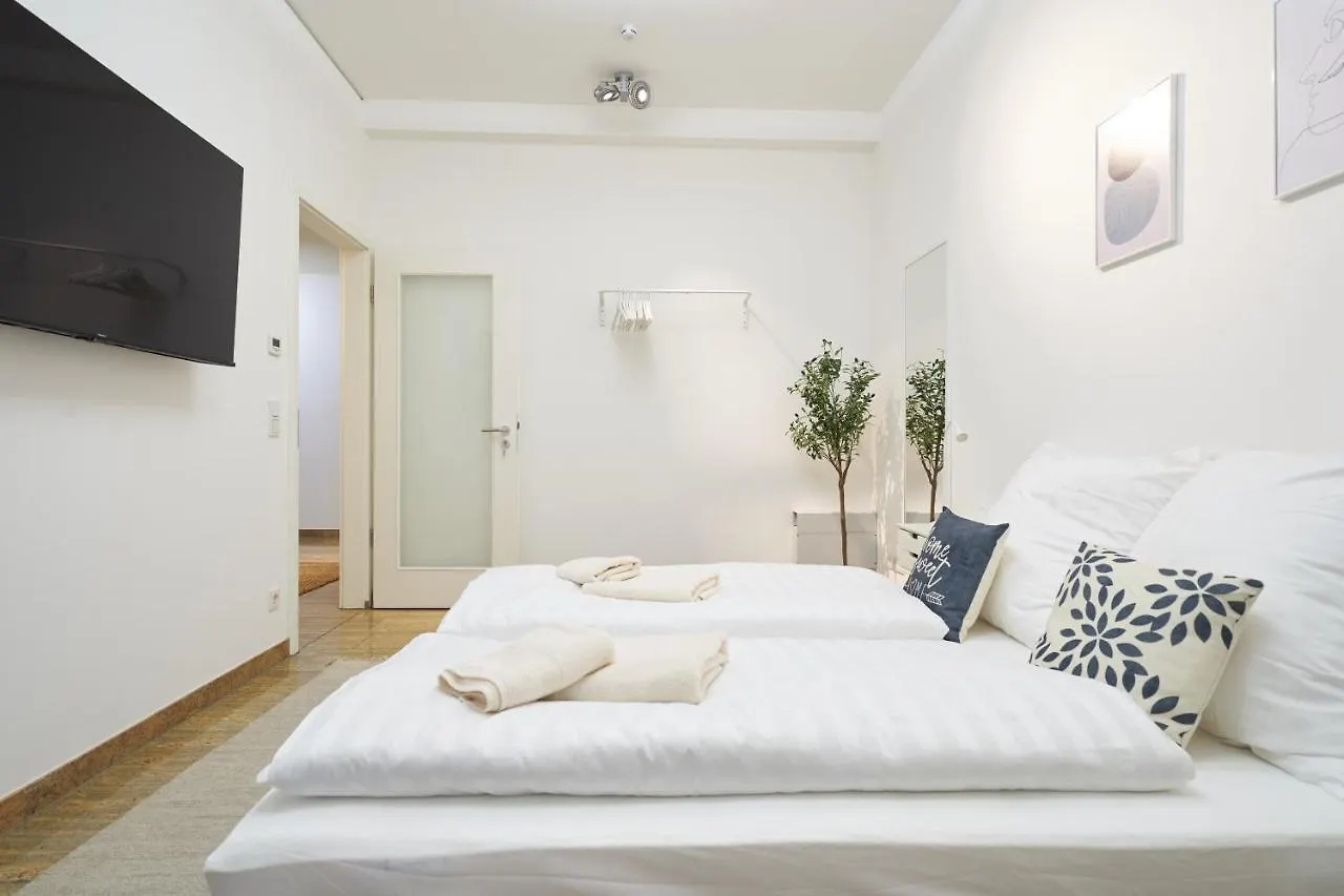 Global Living - Design Apartments I City Center I Balcony I Smart-Tv I Kitchen I Dresden Germany