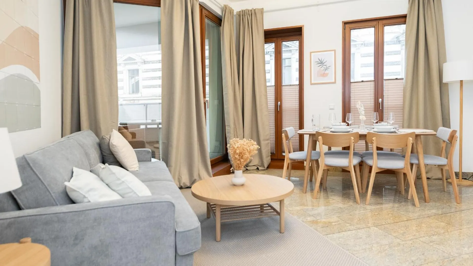 Global Living - Design Apartments I City Center I Balcony I Smart-Tv I Kitchen I Dresden 0*,  Germany