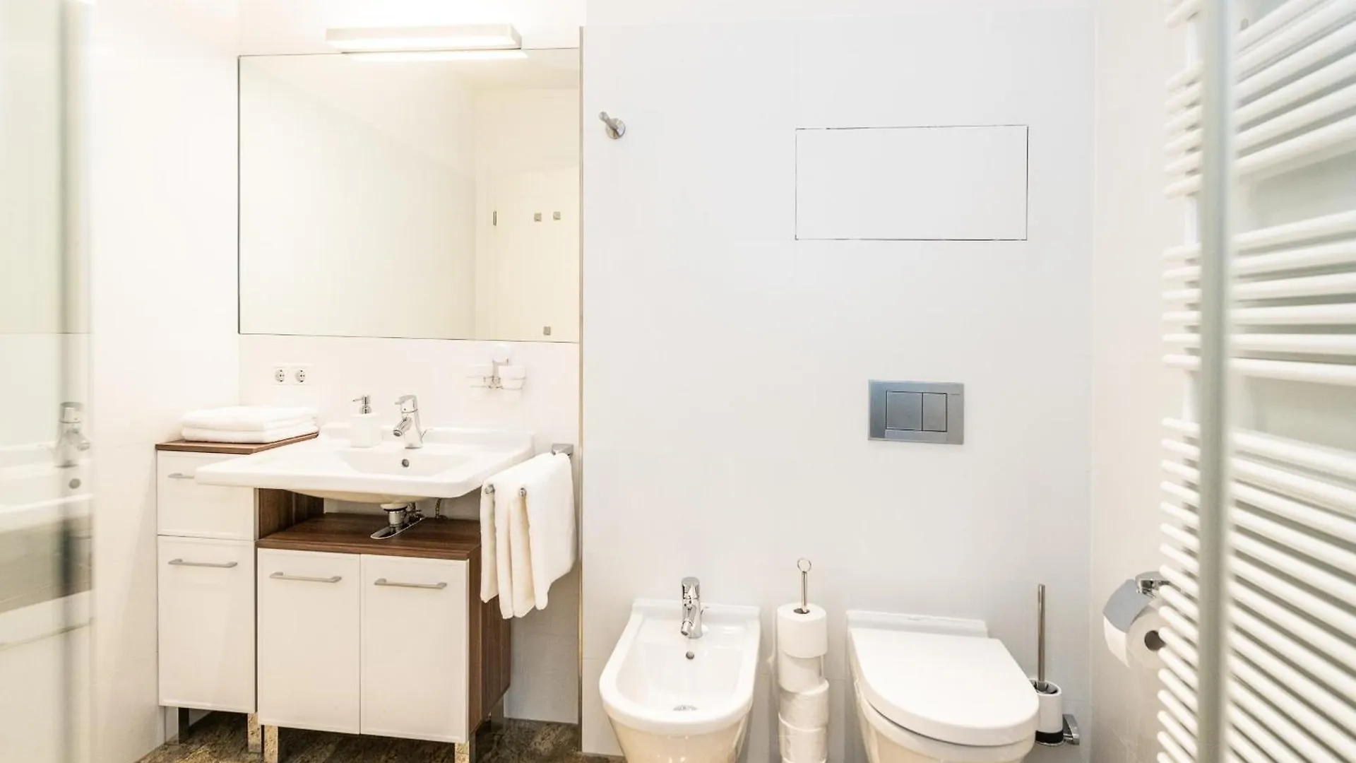 Global Living - Design Apartments I City Center I Balcony I Smart-Tv I Kitchen I Dresden 0*,  Germany